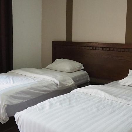 Al Fawanes Hotel Apartments Amman Extérieur photo