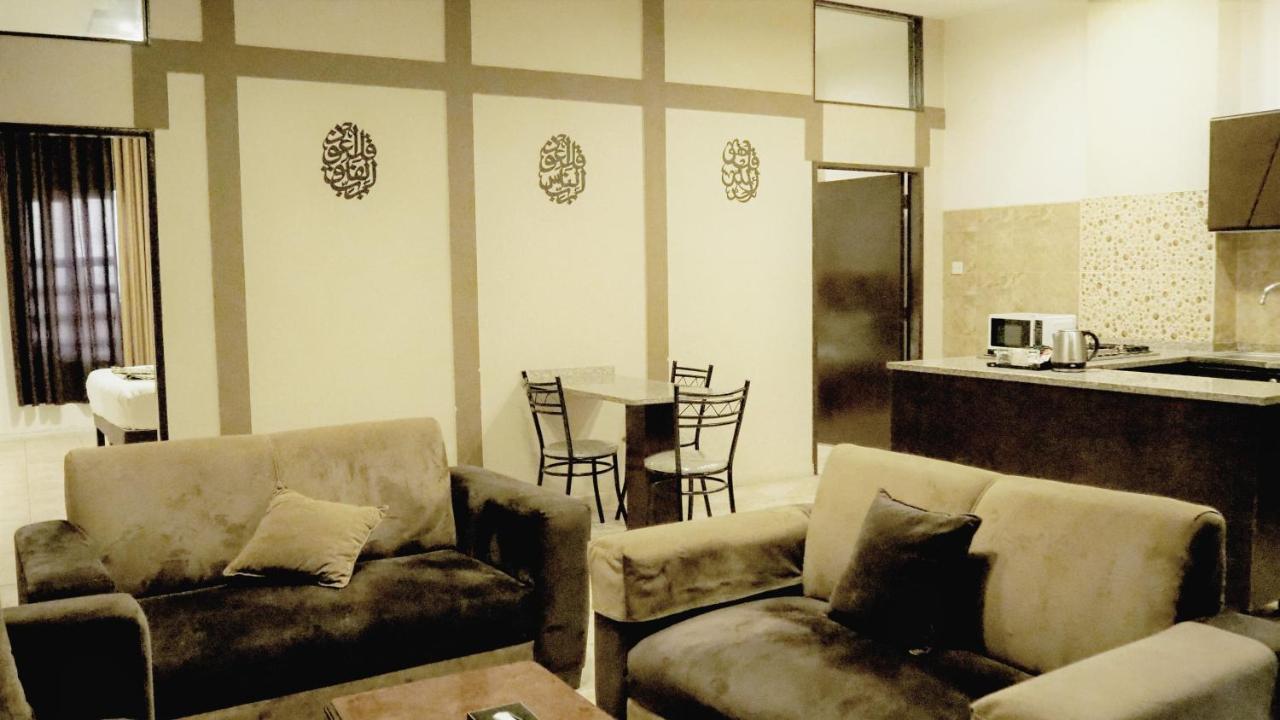 Al Fawanes Hotel Apartments Amman Extérieur photo
