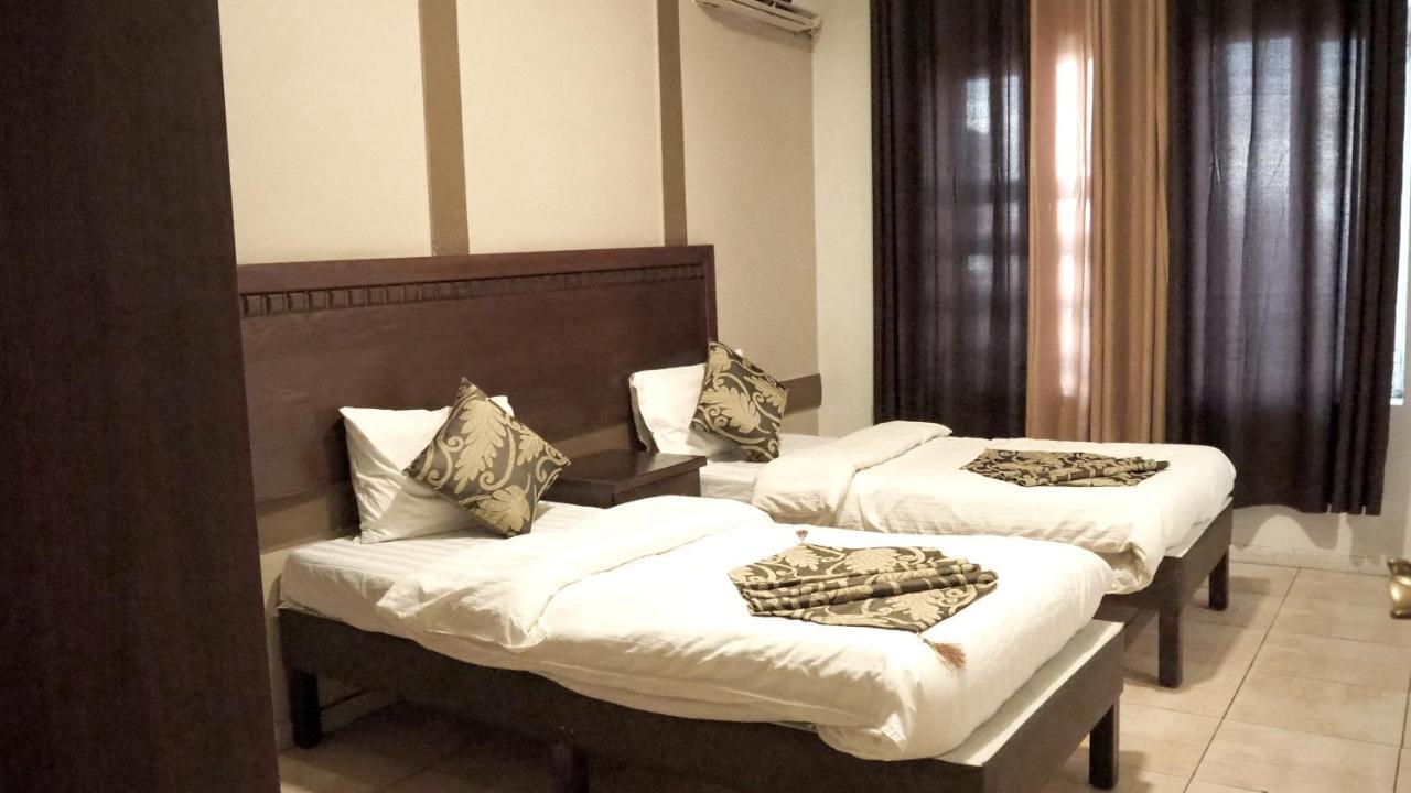 Al Fawanes Hotel Apartments Amman Extérieur photo