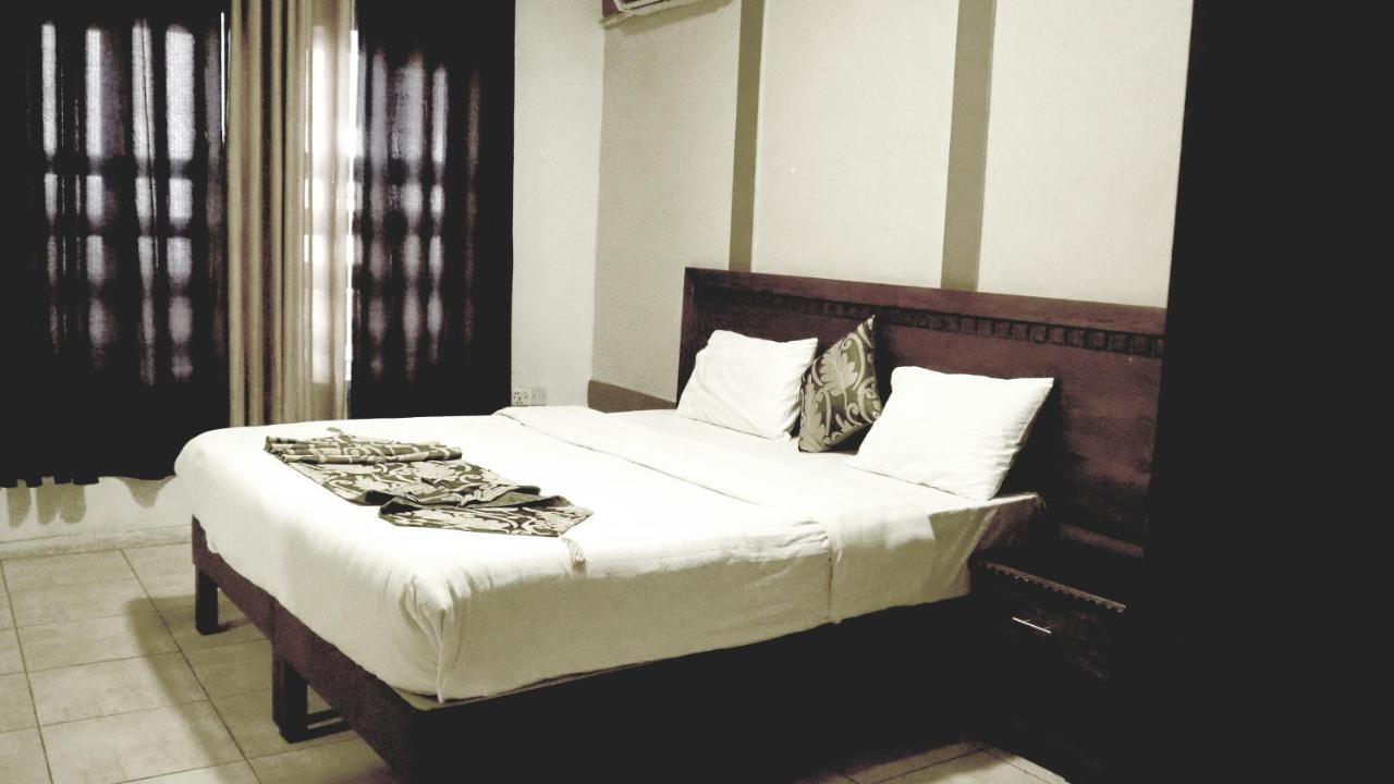 Al Fawanes Hotel Apartments Amman Extérieur photo