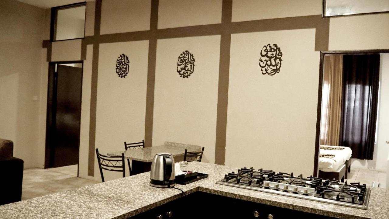Al Fawanes Hotel Apartments Amman Extérieur photo