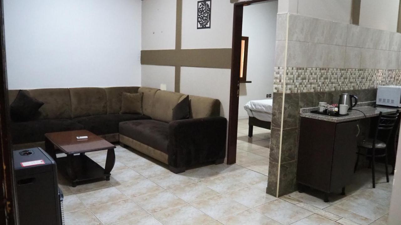 Al Fawanes Hotel Apartments Amman Extérieur photo