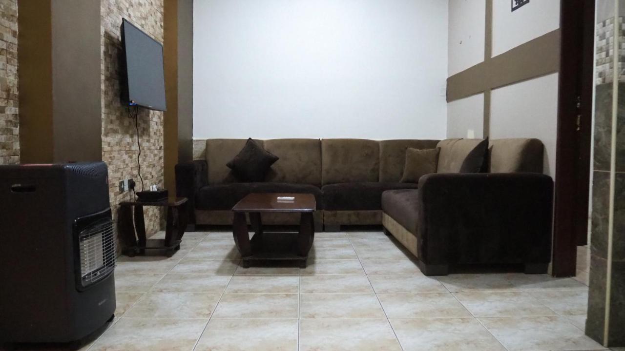 Al Fawanes Hotel Apartments Amman Extérieur photo