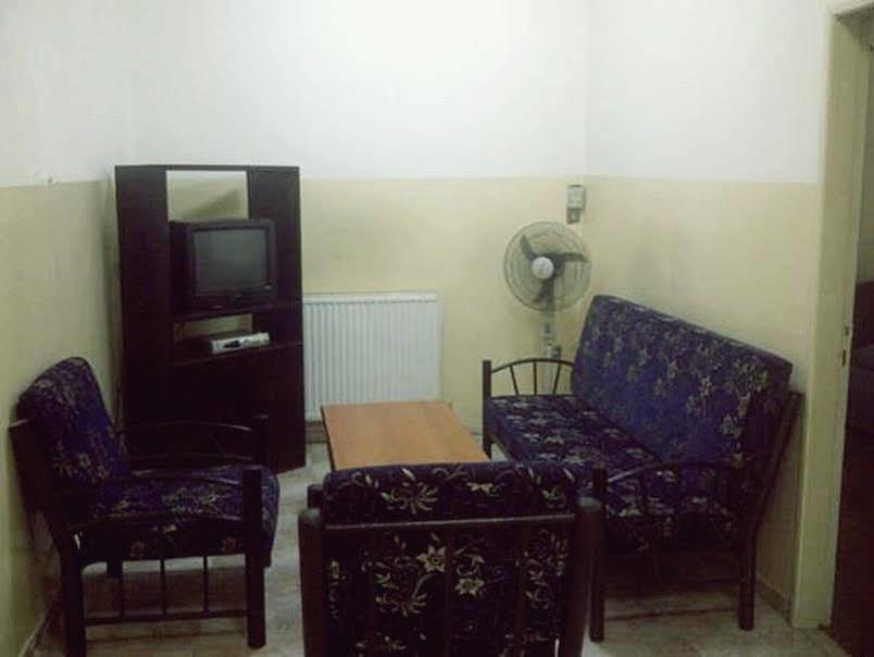 Al Fawanes Hotel Apartments Amman Extérieur photo