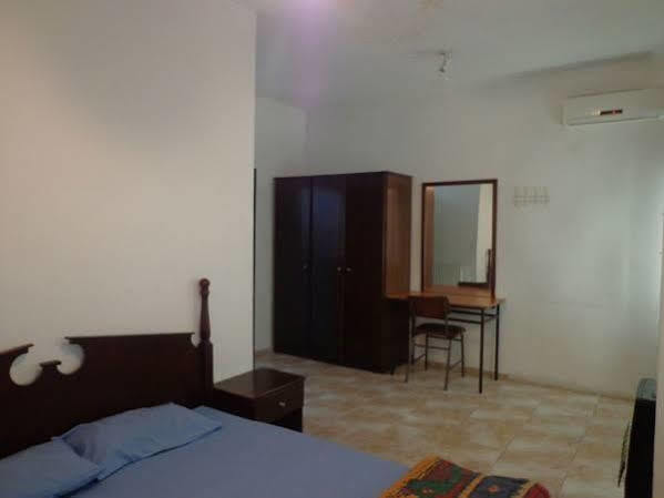 Al Fawanes Hotel Apartments Amman Extérieur photo